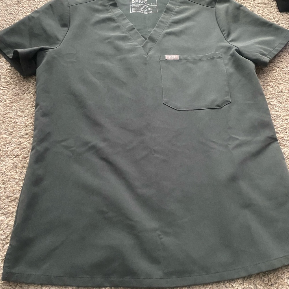 Figs one pocket scrub top, gray. Never worn!